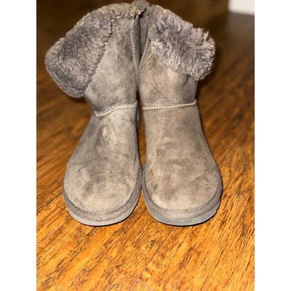 UGG Women’s Gray Suede Sheepskin Boots – Size 7 - Picture 1 of 5